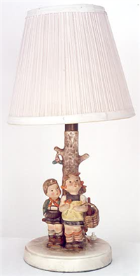 TO MARKET Table Lamp   (Hummel 223, 9 1/2 inches tall)
