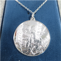 Queen Elizabeth II Royal Silver Jubilee Eyewitness Sterling Pendant (Franklin Mint, 1977)