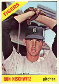 1966 Topps Baseball  Card #38  Ron Nischwitz