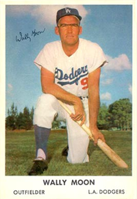 1962 Bell Brand Dodgers Baseball Card  #9  Wally Moon