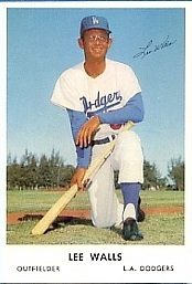 1962 Bell Brand Dodgers Baseball Card  #56  Lee Walls