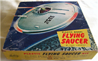 FLYING SAUCER   Plastic Model Kit    (Lindberg 517, 1953)
