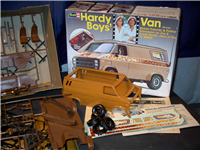 HARDY BOYS VAN   Plastic Model Kit    (Revell, 1978)
