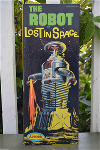 THE ROBOT FROM LOST IN SPACE   Plastic Model Kit    (Aurora, 1968)