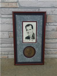 Richard Nixon Deluxe Framed Signed Photo & The Official Inaugural Medal