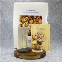Limited Edition AIRLIFT MEMORIAL & AUF WIEDERSEHEN Figurine (Hummel 153/0, TMK 7)