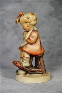 MOTHER'S HELPER 5 inch Figurine  (Hummel 133, TMK 3)