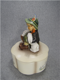 PLAYMATES Hasenvater 6 inch Limited Edition Music Box  (Hummel IV/58, TMK 7)