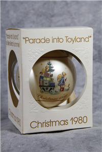PARADE INTO TOYLAND 3" Berta Hummel Ornament 7th Limited Edition (Schmid, 1980)
