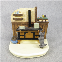 First Issue IN THE KITCHEN 4-3/4 inch Figurine + KOZY KITCHEN Hummelscape 1109-D (Hummel  2038, TMK 8)