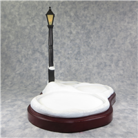 PLUTO'S CHRISTMAS TREE 11 inch Disney Lamppost Base (WDCC, 1209688, 2000)