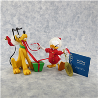 DONALD'S HELPER 5-1/4 inch Donald Duck & Pluto Disney Showcase Clothtique Figurines (Possible Dreams, 2006)