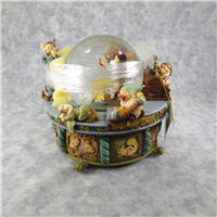 SNOW WHITE AND THE SEVEN DWARFS 7 inch Musical Snowglobe with Motion (Disney Store)