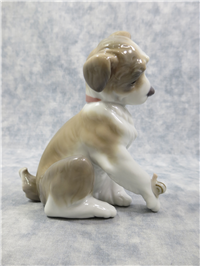 NEW FRIEND 5 inch Porcelain Figurine  (Lladro, #6211, 1994)