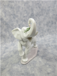 LUCKY'S CALL 5-1/2 inch Porcelain Figurine  (Lladro, #6461, 1997)