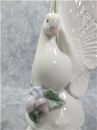 MESSAGE OF LOVE 10-1/2 inch Porcelain Tree Topper (Lladro, #6643, 1998)