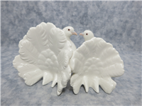 COUPLE OF DOVES 4-3/4 inch Porcelain Figurine  (Lladro, #1169, 1971)