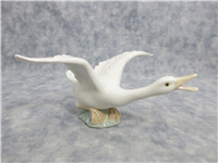 DUCK JUMPING 2-1/2 inch Porcelain Figurine  (Lladro, #1265, 1977)