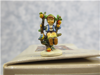 First Edition APPLE TREE BOY 1 inch Olszewski/Goebel Miniature Figurine (Hummel  257-P, 1989)
