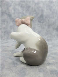 CAT AND MOUSE 3-1/4 inch Porcelain Figurine  (Lladro, #5236, 1971)