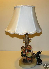 TO MARKET Table Lamp   (Hummel 101)